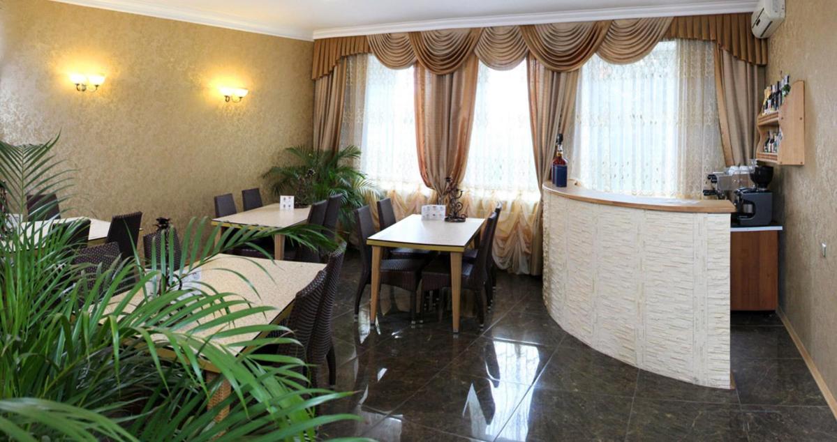 Hotel Отель Корона