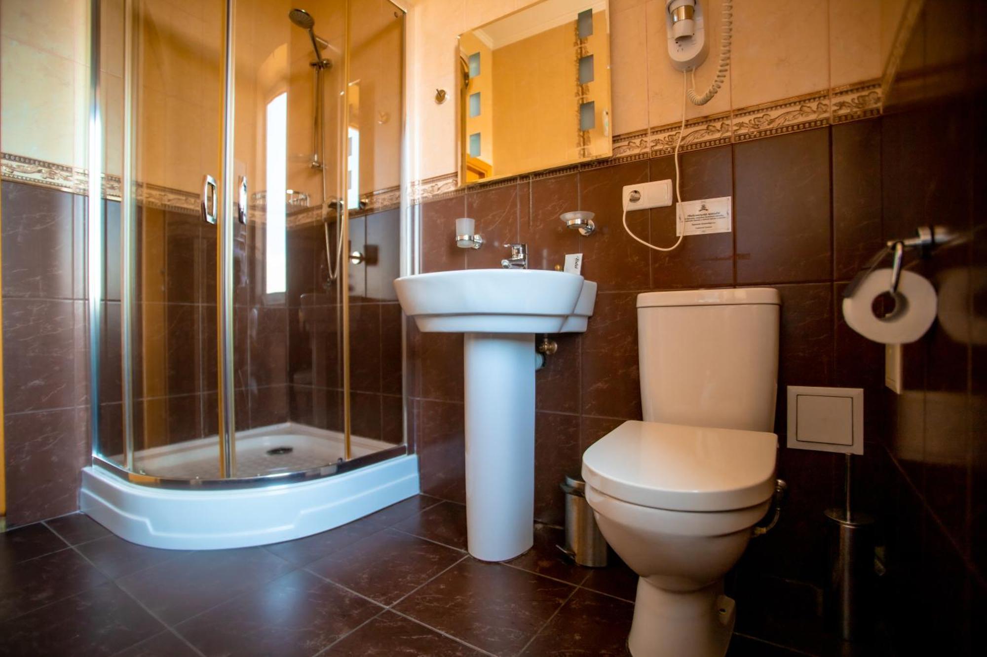 Hotel Отель Корона *