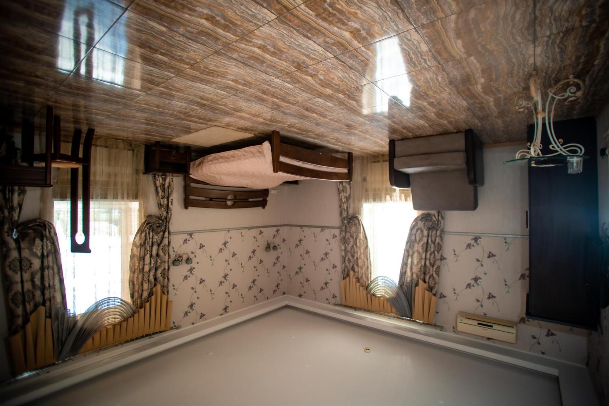Hotel Отель Корона